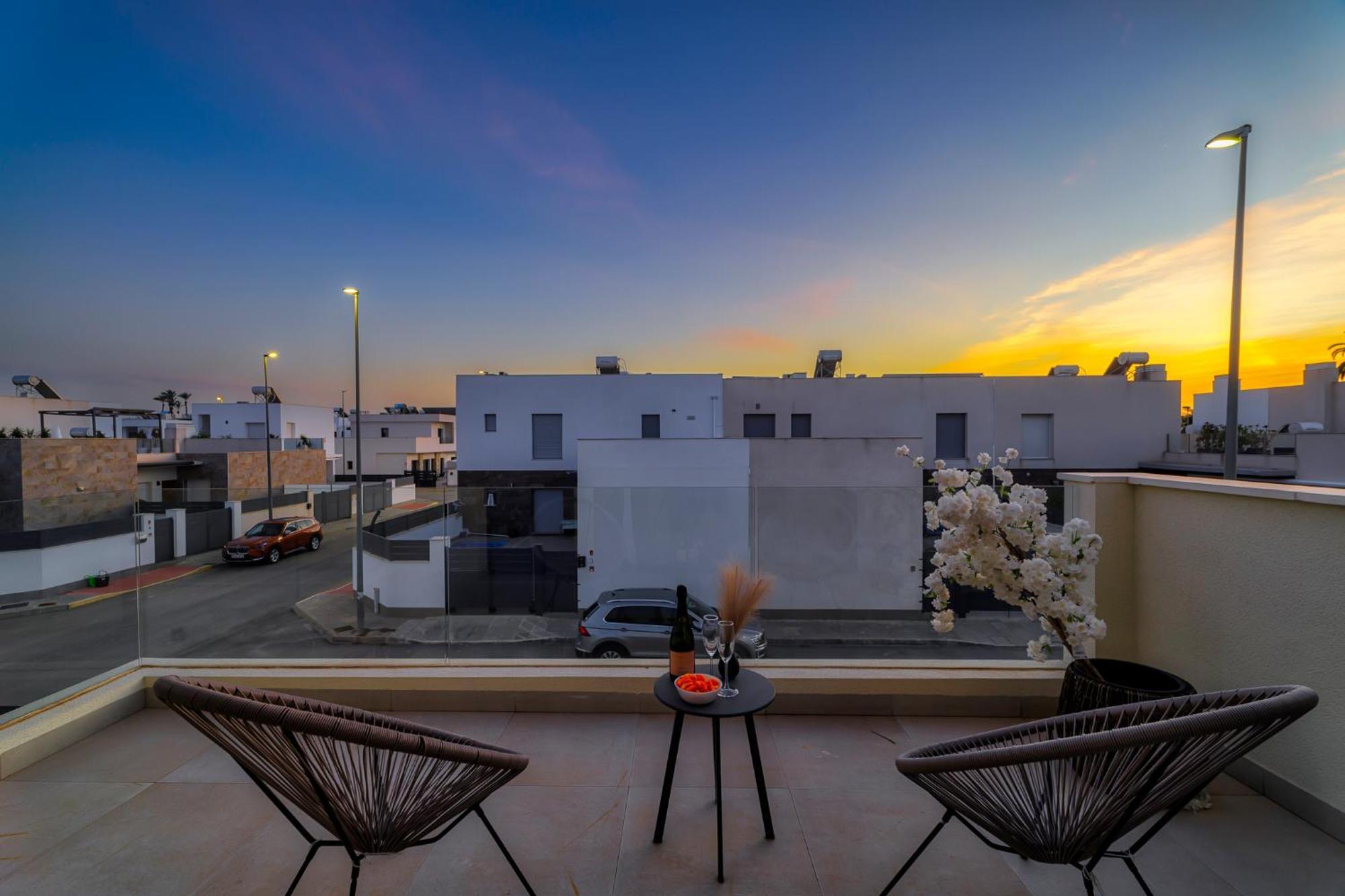 Villa White Diamond - Piscine - Plage 10 Minutes Daya Vieja Экстерьер фото